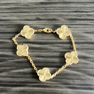 Elegant Gold Flower Bracelet